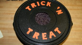 :: Trick ‘n Treat :: Halloween Prank Activity :: Guts, Worms, Brains, or Eye balls and Candy::