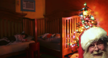 :: Mom, Dad! I Got a Picture of Santa in My House! :: DIY :: Photo of Santa in My House ::
