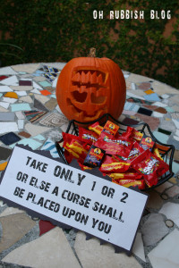 :: Printable Trick or Treat Sign :: Sign for Trick or Treaters When Not ...